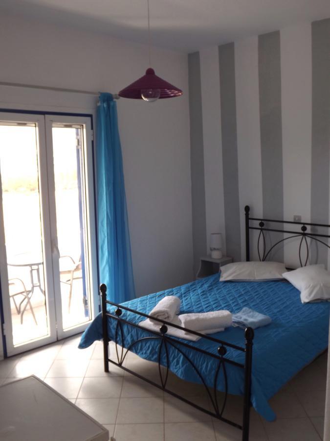 Eleftheria Rooms Livadi  Eksteriør billede