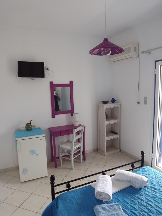 Eleftheria Rooms Livadi  Eksteriør billede